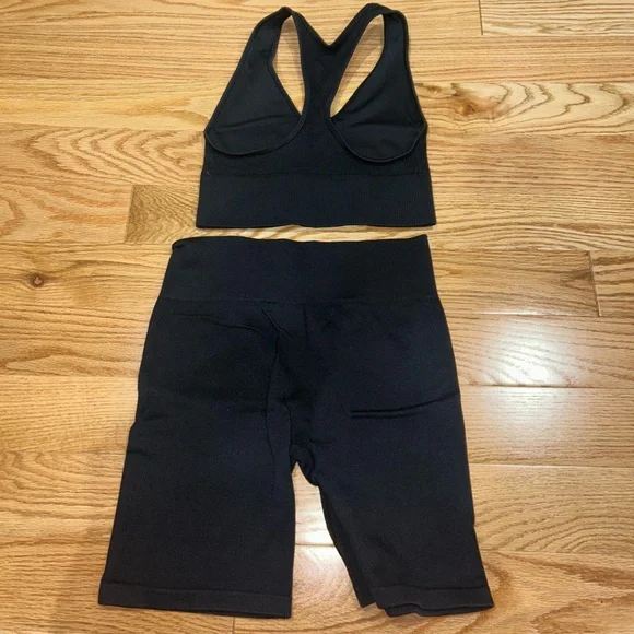 Gilly Hicks Black Ribbed Sports Bra and Leggings Set Size Small - Picture 2 of 4